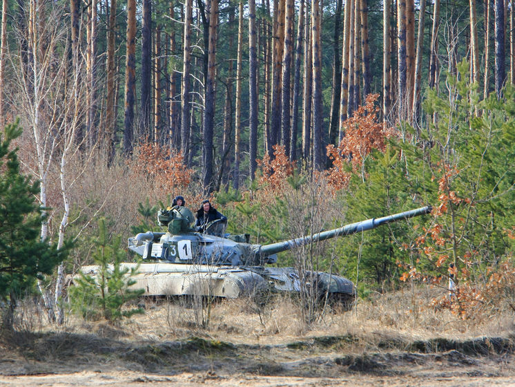 Боевики на Донбассе разместили 11 танков вблизи линии разграничения