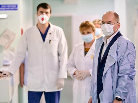 Степанов рассказал, когда врачам поднимут зарплату и обновят автопарк 