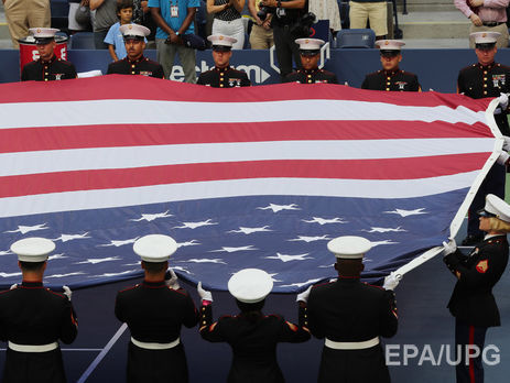 Правительство США по ошибке предоставило гражданство 858 иммигрантам