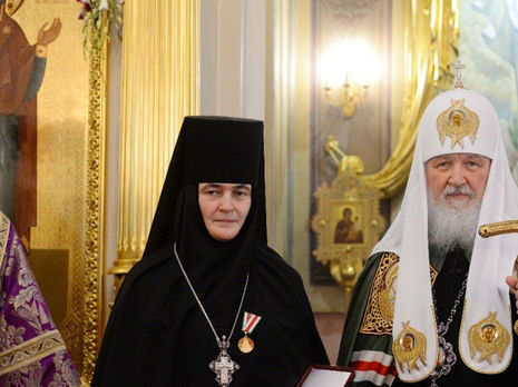 В России у монахини, управляющей гостиницами РПЦ, СМИ нашли Mercedes за 9,5 млн рублей