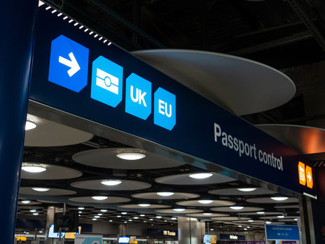 ﻿Для відвідування українцями відкрито вже 25 країн – Кулеба