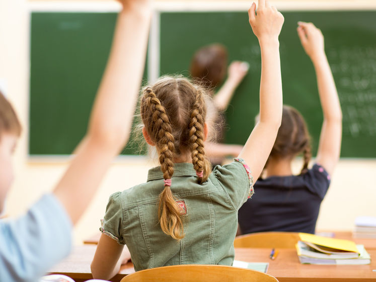 ﻿Із 1 вересня українські школярі можуть розпочати навчання у дві зміни – МОЗ