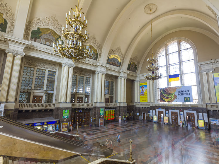 Центральный железнодорожный вокзал Киева эвакуировали из-за сообщения о минировании