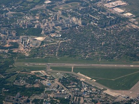 Жители киевского микрорайона Жуляны призвали власти остановить стройку высотки на улице Вишневой