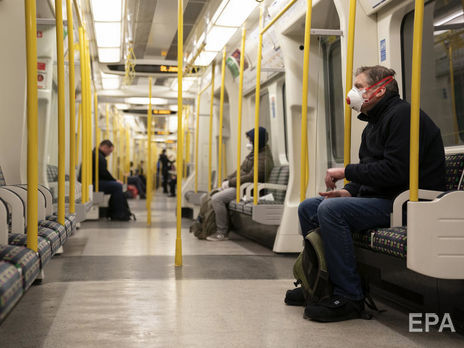 Бэнкси переоделся уборщиком, чтобы разрисовать лондонское метро крысами в масках