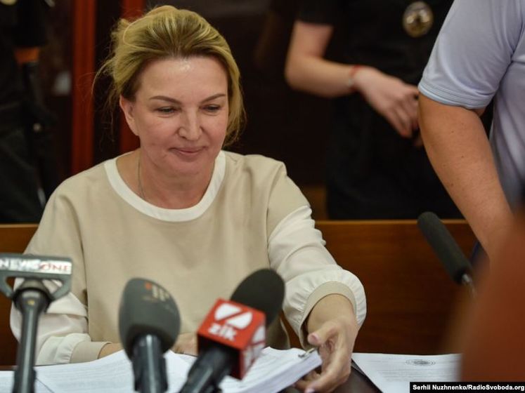 ﻿Вищий антикорупційний суд зняв арешт із майна Богатирьової, зокрема зі значка "Партія регіонів"