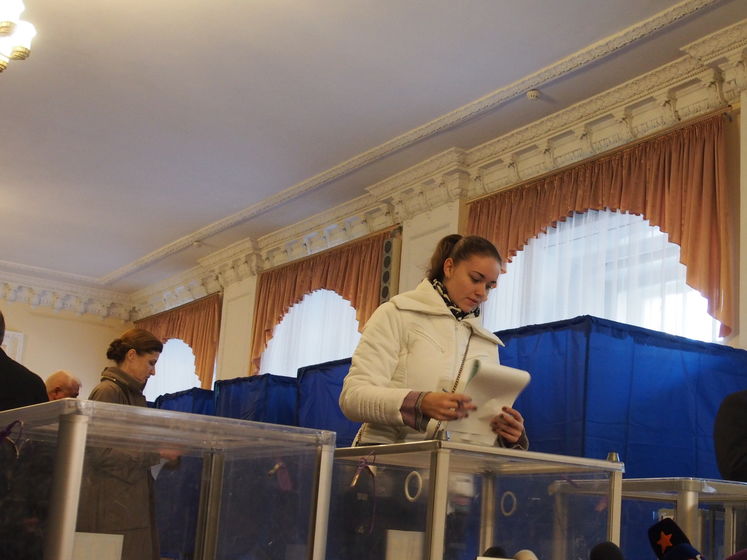 Во второй тур выборов президента Украины вышли бы Зеленский и Бойко – опрос