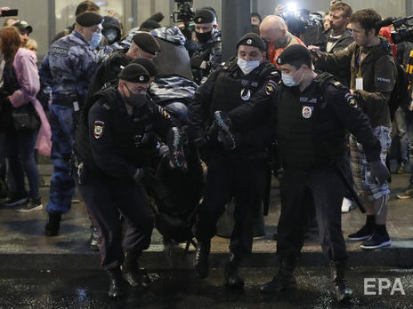 В Москве задержали десятки людей на стихийной демонстрации против поправок к конституции
