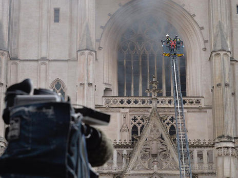 ﻿Влада не відкидає, що готичний собор у Нанті підпалили