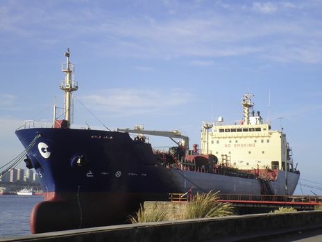 Пираты похитили четверых украинцев с танкера у берегов Нигерии – МИД