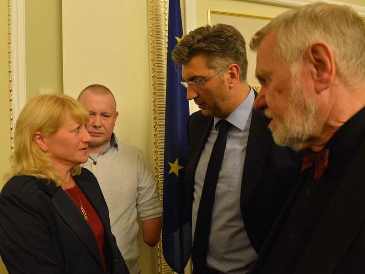 Депутаты Европарламента встретились с экс-заложниками боевиков "Л/ДНР" и родными пленных украинцев