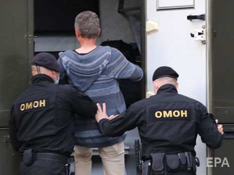 В Минске заметили колонну боевой техники. Ранее власти Беларуси заявляли о готовности подавлять беспорядки