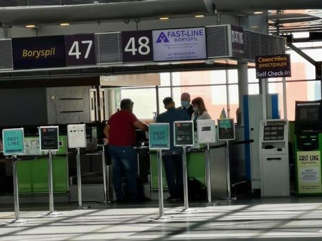 В Украине пункты тестирования на коронавирус открыли в трех аэропортах