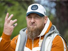 США ввели санкції проти Кадирова та його сім'ї. Глава Чечні відповів фотографією із кулеметами