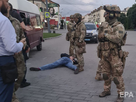 ﻿Луцького терориста затримано, заручників звільнено. Фоторепортаж