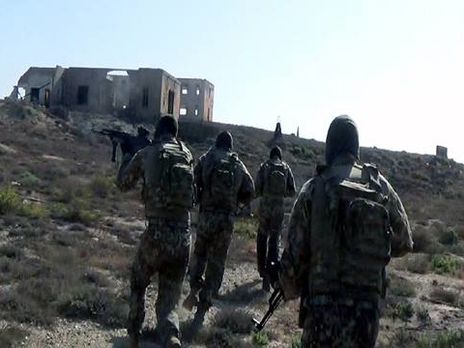 Армения обвинила Азербайджан в атаке на военный объект, в Баку говорят, что армяне обстреляли самих себя