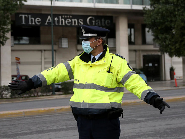 В Греции автомобиль въехал в группу протестующих