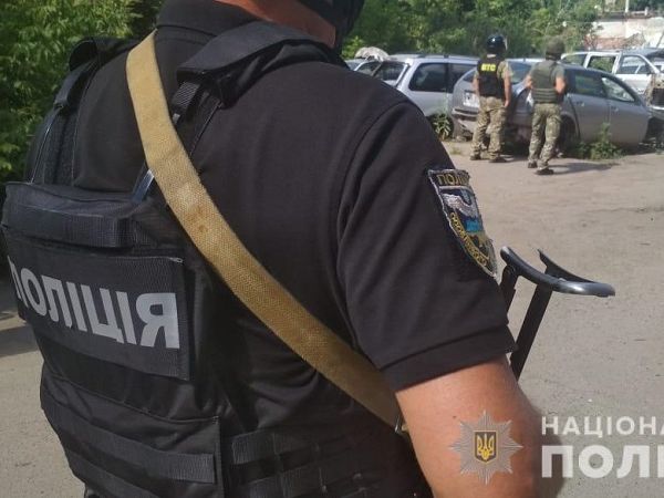 В Полтавской области продолжаются поиски мужчины, который брал в заложники сотрудника полиции