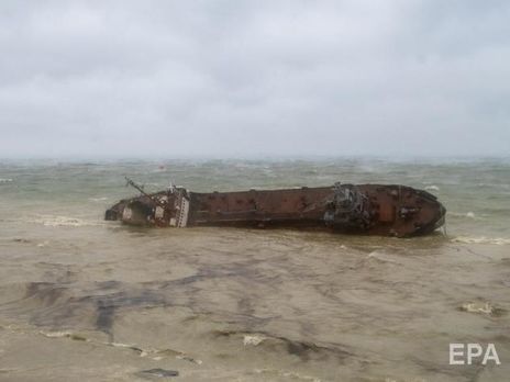 Администрация морских портов объявила тендер по подъему танкера Delfi в Одессе