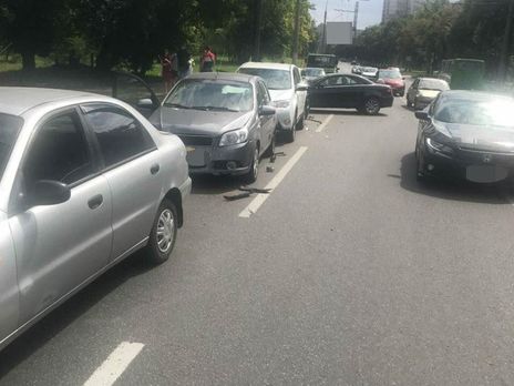 В Харькове в ДТП попали сразу пять машин