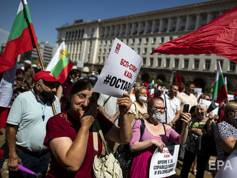 ﻿У Болгарії тисячі людей вимагають відставки уряду. Фоторепортаж