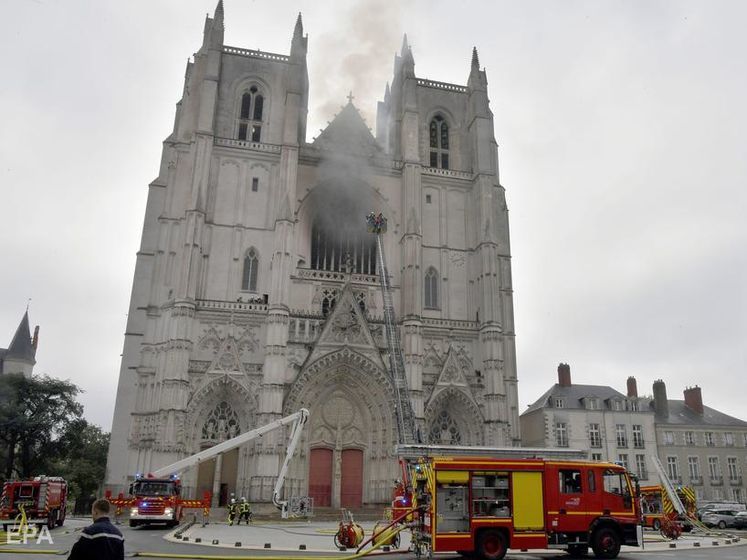 Пожар в соборе в Нанте. Задержанный волонтер признался в поджоге