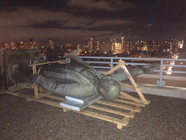 В Нью-Йорке демонтировали памятник Ленину