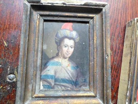 СБУ вернула Львовскому музею старинные картины, украденные больше 50 лет назад