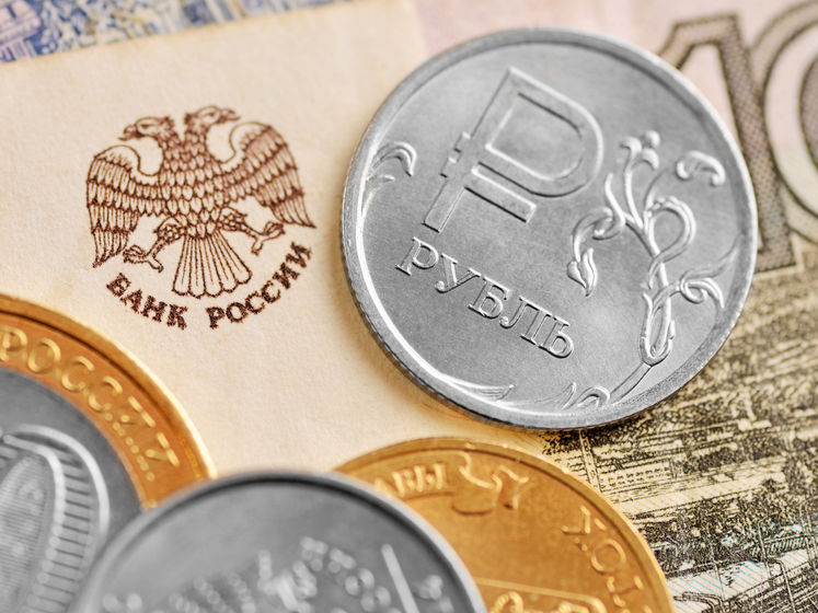 ﻿Російський рубль прискорив падіння 