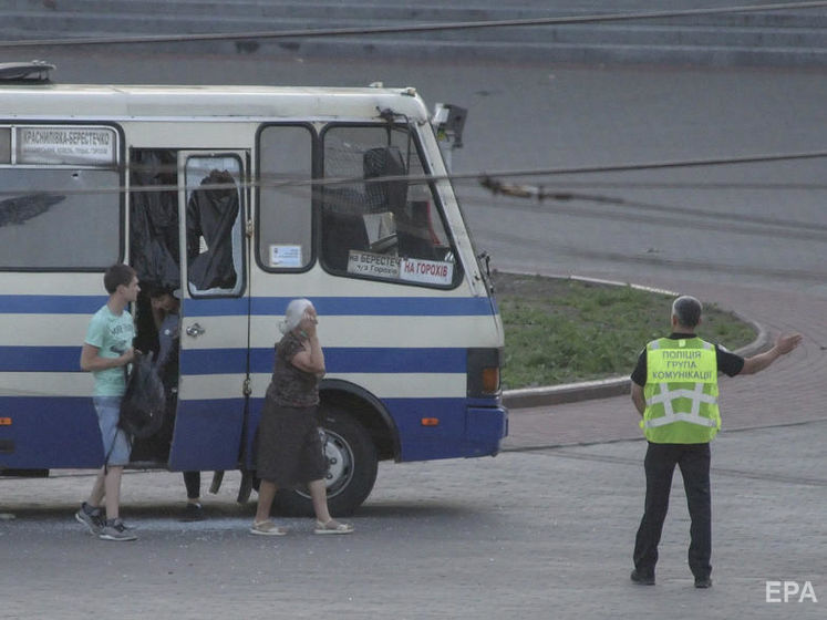 Кривош раздавал деньги заложникам в автобусе