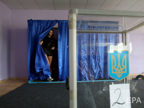 Зеленский поручил готовиться к местным выборам в условиях карантина