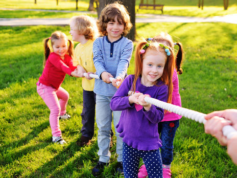 Степанов рассказал, в каких регионах Украины смогут начать работу детские лагеря