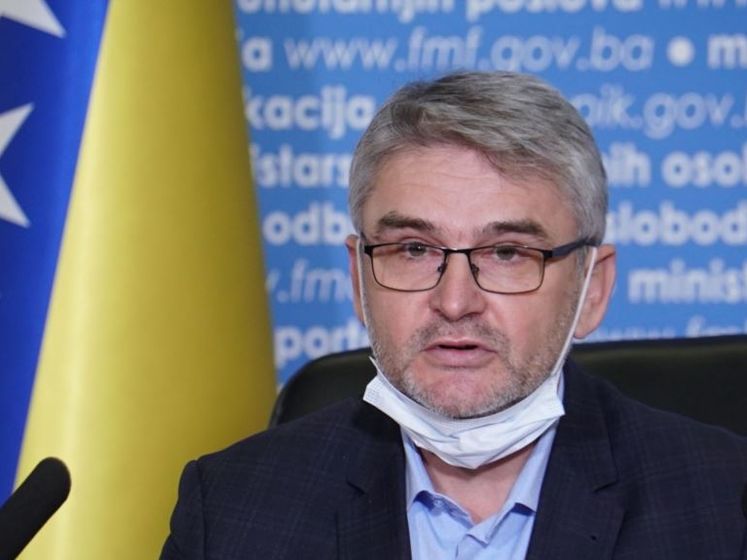 У Боснії від коронавірусу помер член уряду