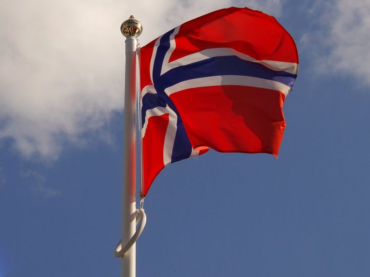 В США владельцев мотеля вынудили снять флаг Норвегии, потому что он напоминал флаг Конфедерации