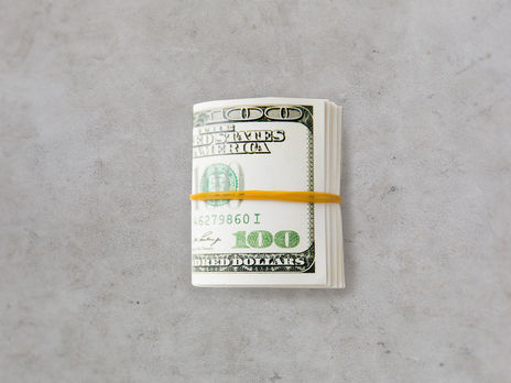 Гривня трохи подешевшала до євро і подорожчала до рубля