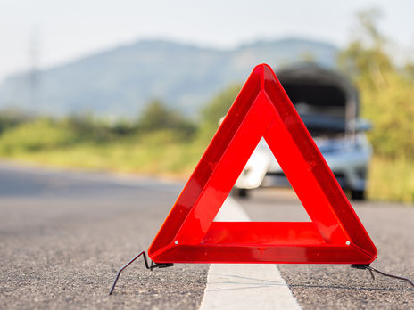 В Крыму водитель микроавтобуса въехал в КамАЗ. Восемь человек погибли