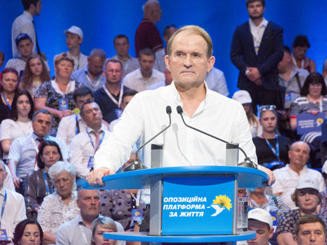 Медведчук с женой пересекли границу оккупированного Крыма