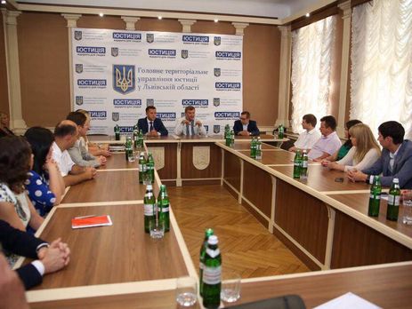 Нацкомиссия по ценным бумагам и фондовому рынку обвинила Минюст во вмешательстве в торговлю ценными бумагами