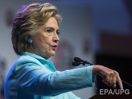 Опрос: Клинтон на 6% опережает Трампа