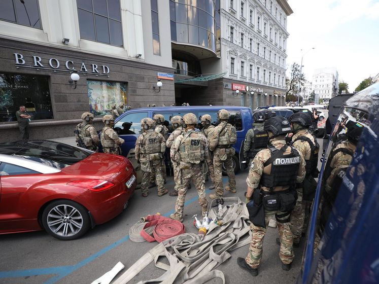 Захват террористом банковского отделения в Киеве. Онлайн-репортаж