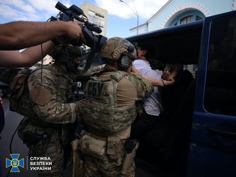 Геращенко: Мужчина, захвативший отделение банка, состоял на учете с диагнозом 