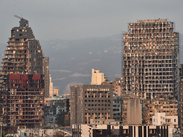 Припортові райони Бейрута практично зруйновано, вибуховою хвилею машини закинуло на висоту третього поверху