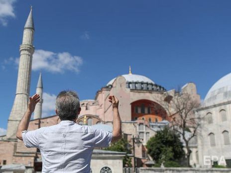 Муэдзин мечети Айя-София в Стамбуле умер от сердечного приступа