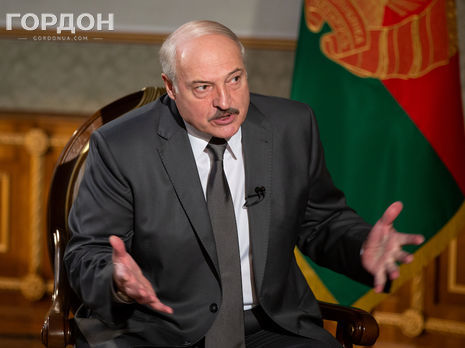 Лукашенко о заражении коронавирусом: Мы склоняемся к тому, что мне его подкинули