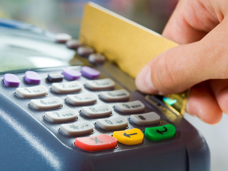 Протягом року в Україні на третину зросла кількість магазинів, де можна розрахуватися банківською карткою