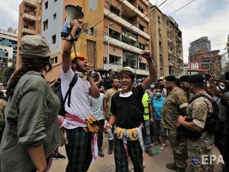 В Ливане требовали отставки правительства из-за мощного взрыва в столичном порту