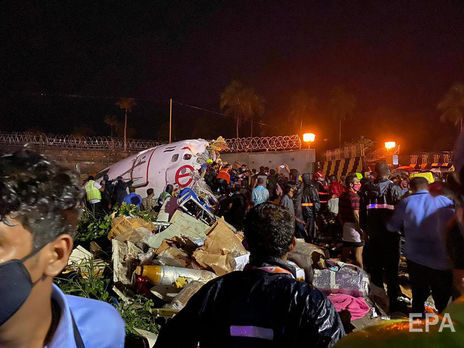 В результате авиакатастрофы в Индии погибло 16 человек