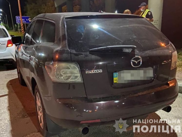 "Неожиданно набросился". Нацполиция сообщила о нападении на двух правоохранителей в Киевской области