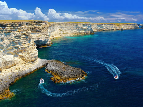 Украина до конца августа закрыла въезд и выезд из Крыма