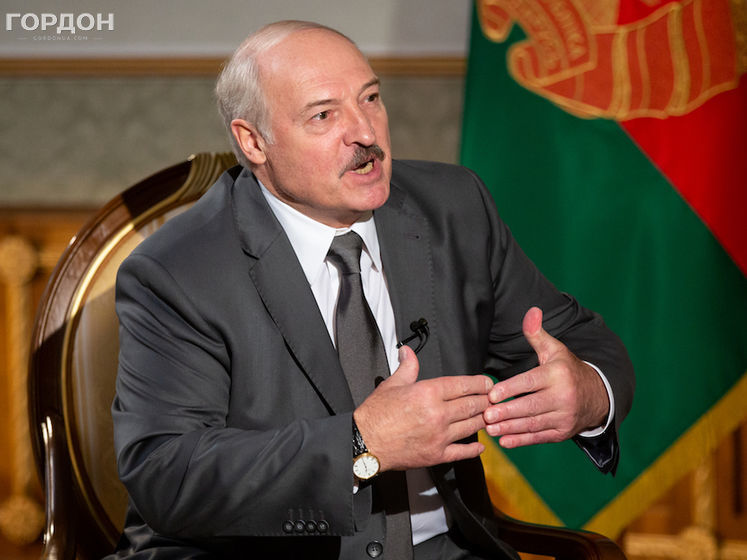 Лукашенко розповів, що Янукович душі не чув у Колі